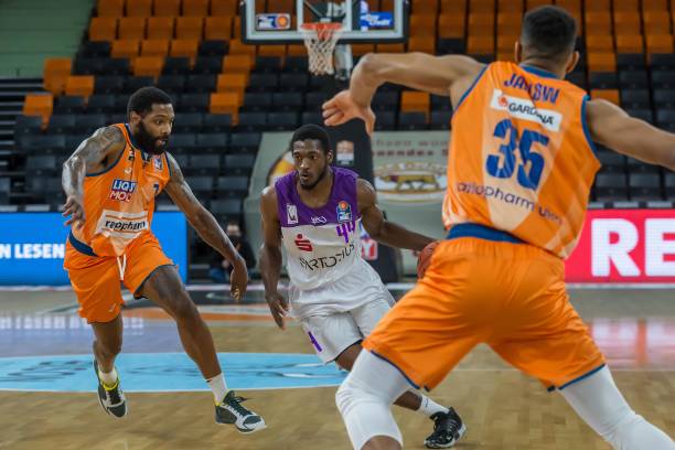 一旦他被针 一旦他被针