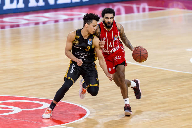 则显得更加 则显得更加